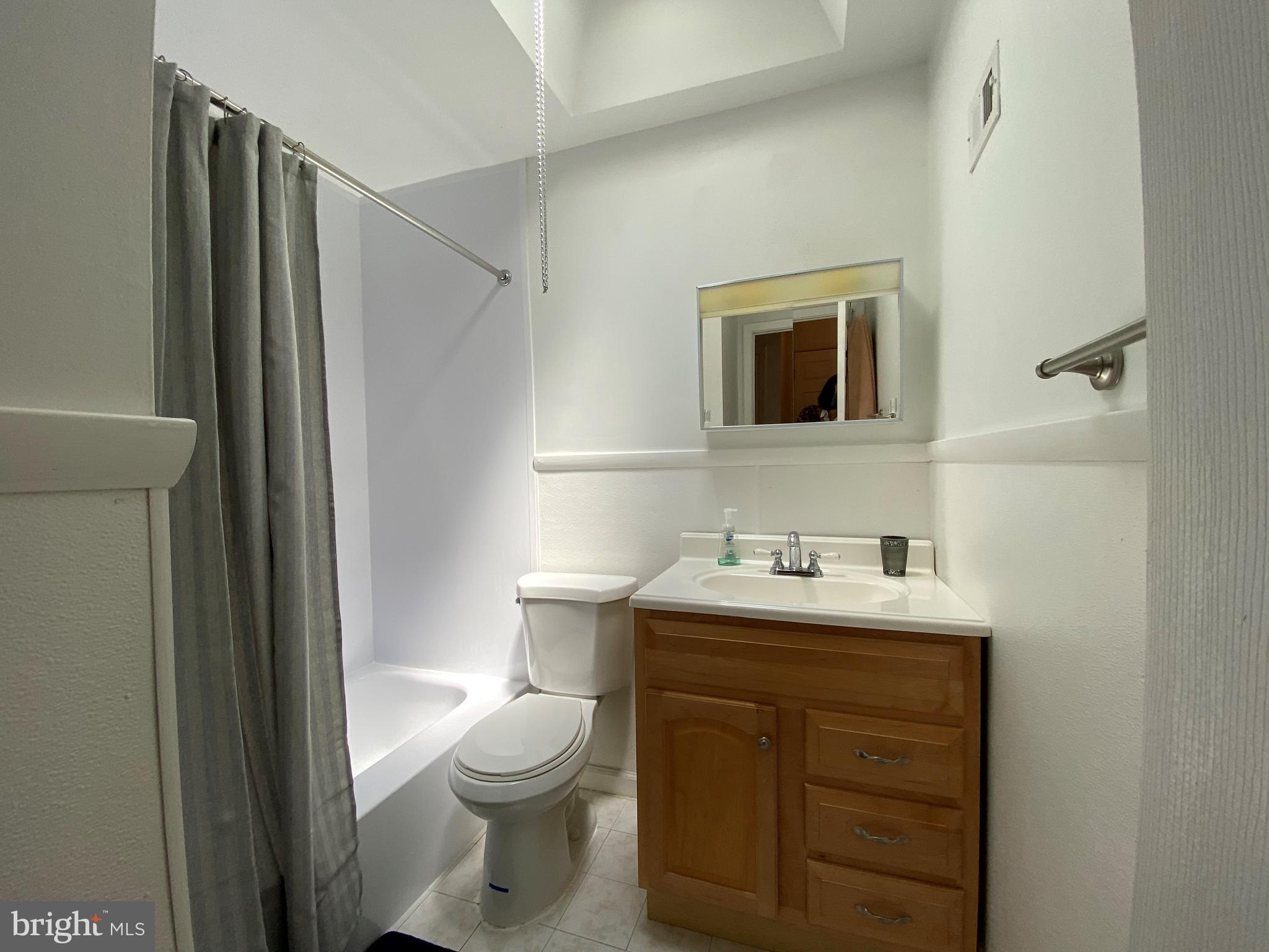 10221 West Keswick Road Philadelphia, PA 19114 - Photo 12 of 33 Bathroom - Tile Floor