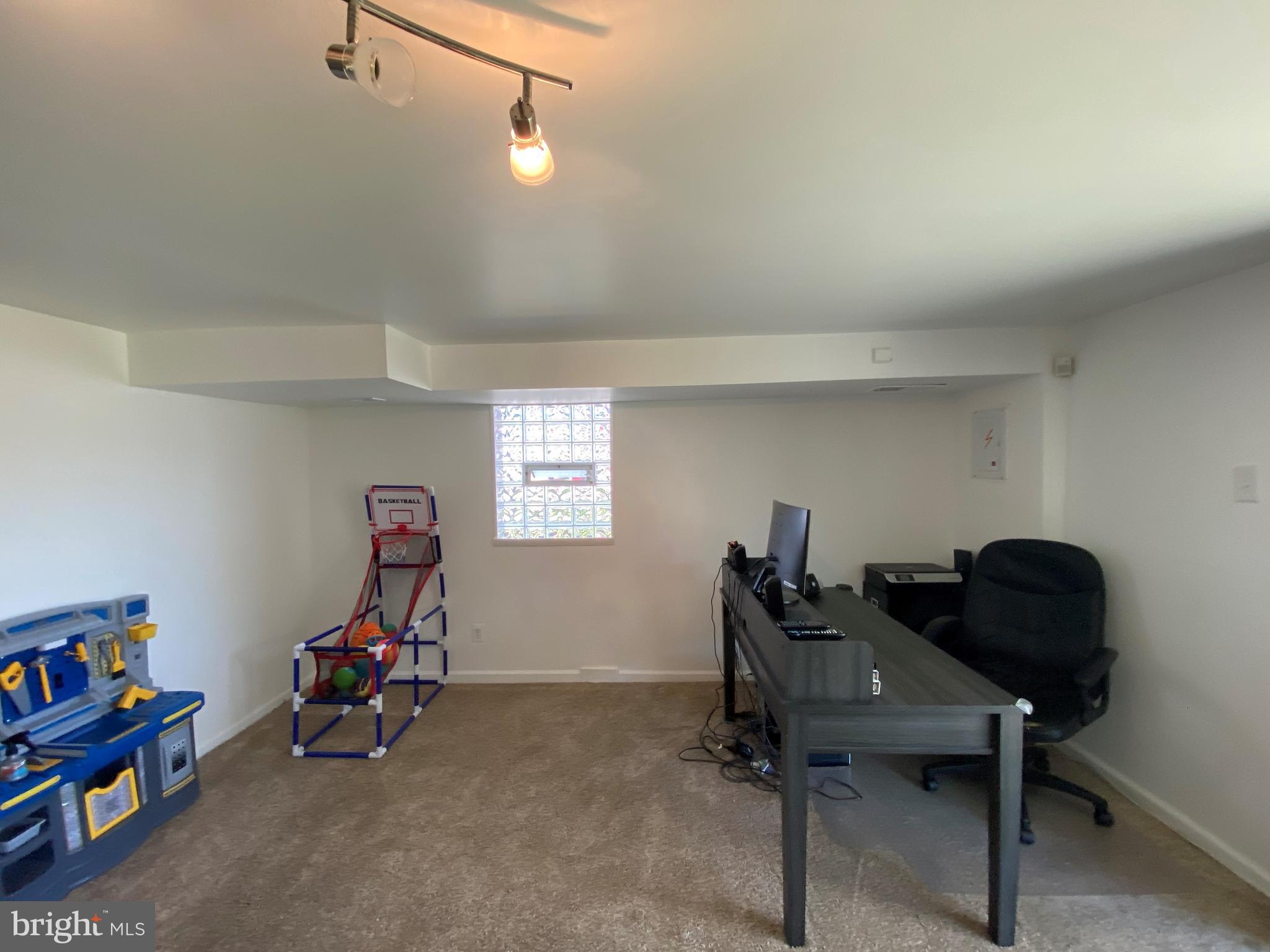10221 West Keswick Road Philadelphia, PA 19114 - Photo 18 of 33 Basement - Play area with daylight window