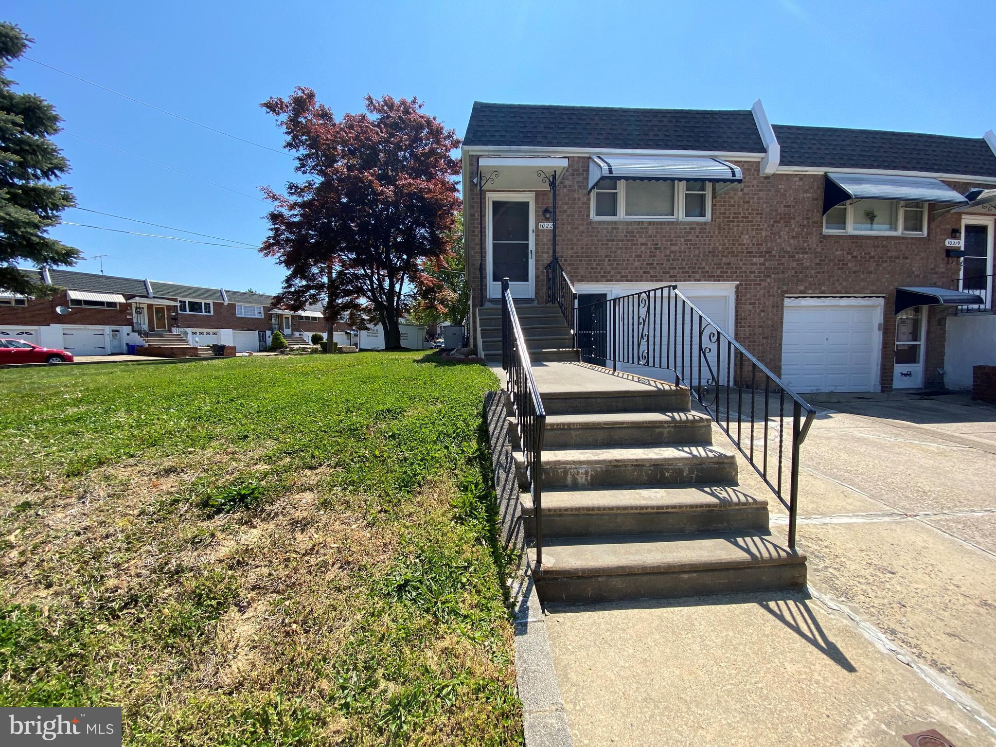10221 West Keswick Road Philadelphia, PA 19114 - Photo 3 of 33 Exterior Front - more privacy because End Unit