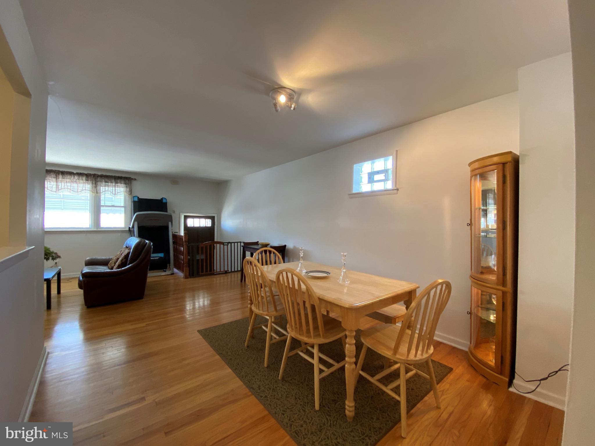 10221 West Keswick Road Philadelphia, PA 19114 - Photo 9 of 33 Dining Room - Hardwood Floors