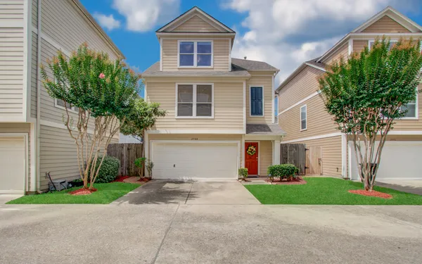 $2,190 | 2920 Clay Street, Houston, TX 77003