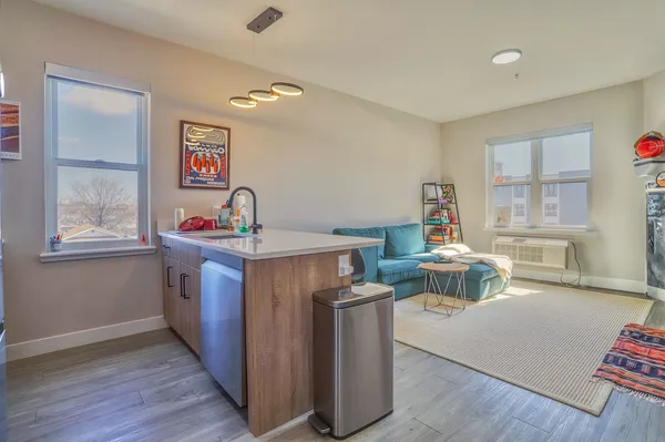 $2,450 | 212 70th Street, Unit 304, Guttenberg, NJ 07093