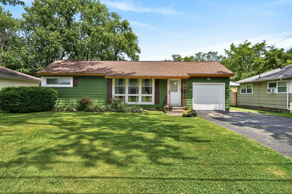 224 Ransford Avenue Irondequoit, NY 14622 - Photo 3 of 40