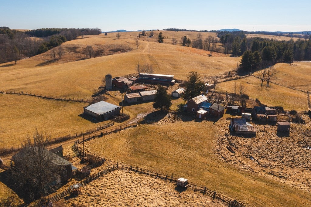 432 Bluebird Road Northeast Floyd, VA 24091 - Photo 6 of 32 Gallery Image 6