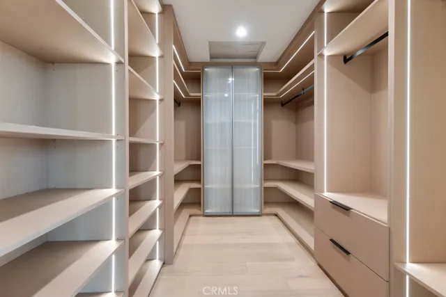 $3,995,000 | 4015 Clarinda Drive, Tarzana, CA 91356