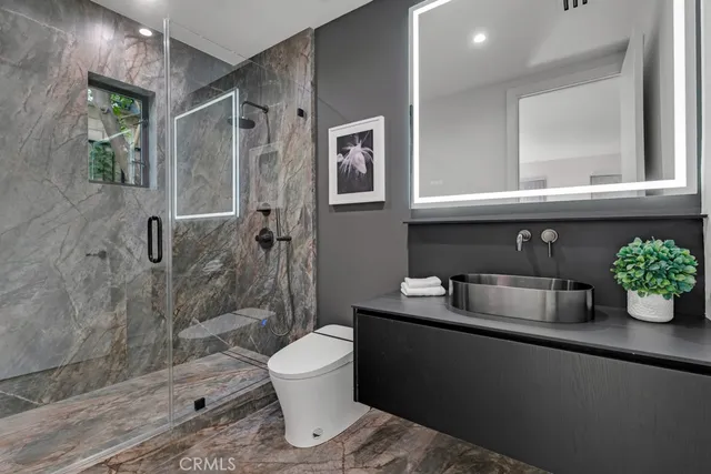 $3,995,000 | 4015 Clarinda Drive, Tarzana, CA 91356