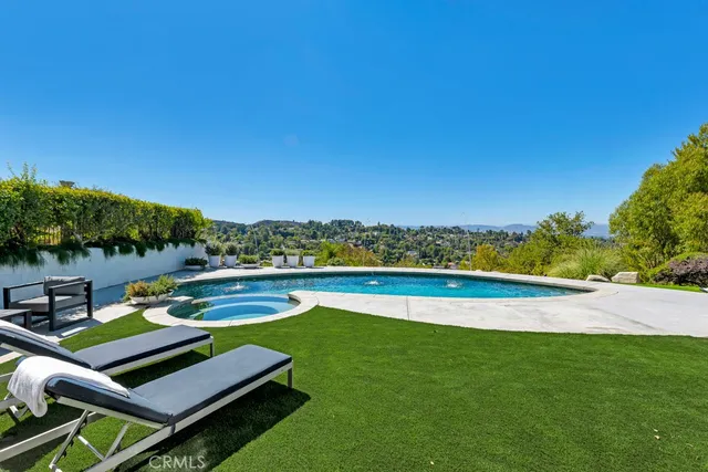 $3,995,000 | 4015 Clarinda Drive, Tarzana, CA 91356