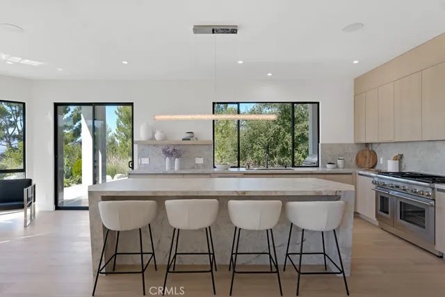 $3,995,000 | 4015 Clarinda Drive, Tarzana, CA 91356