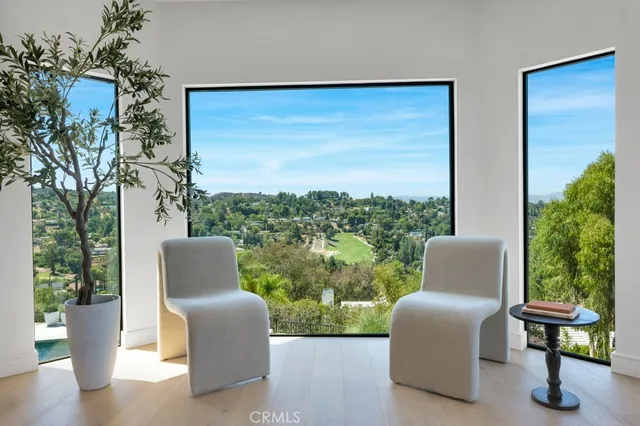 $3,995,000 | 4015 Clarinda Drive, Tarzana, CA 91356