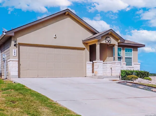 $319,900 | 208 Gravel Gray, Cibolo, TX 78108