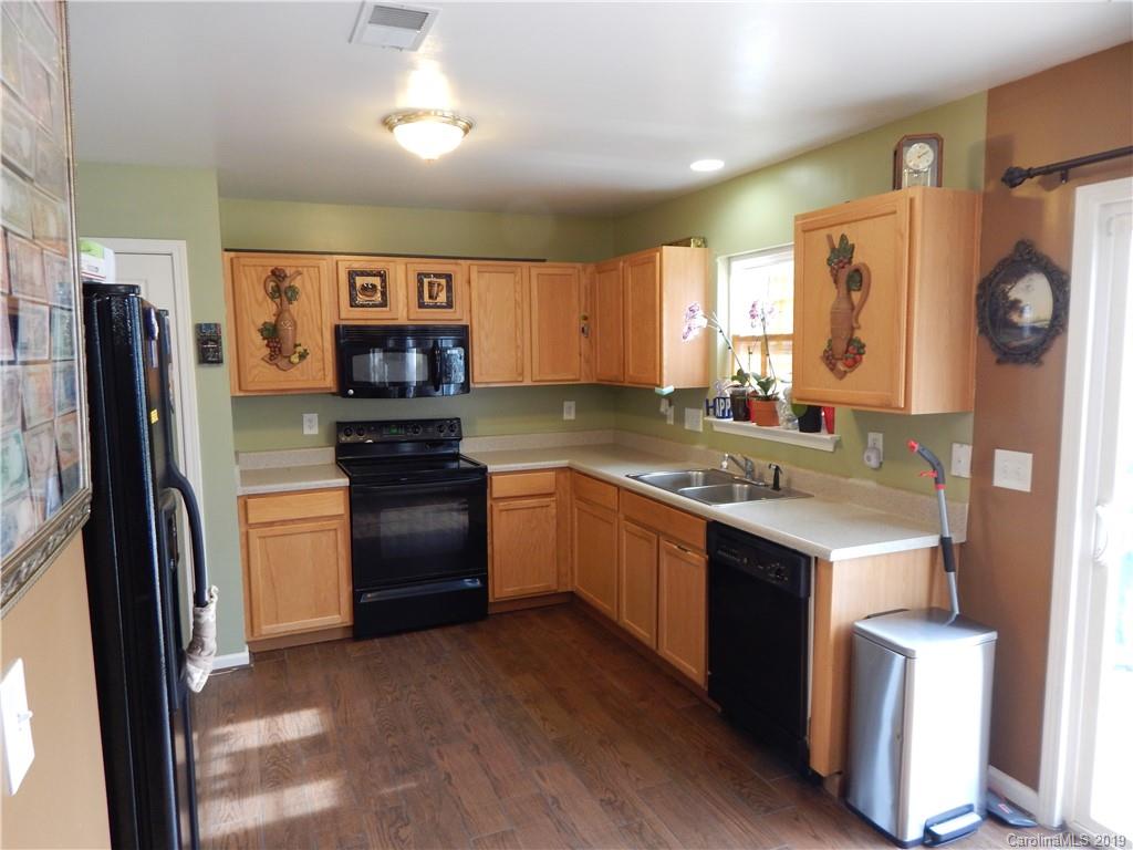 1615 Flagsworth Road Lake Wylie, SC 29710 - Photo 7 of 17 Gallery Image 7