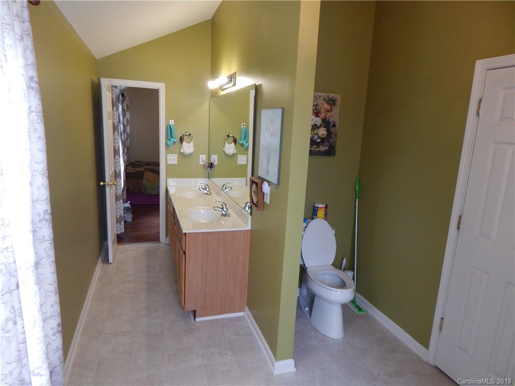 1615 Flagsworth Road Lake Wylie, SC 29710 - Photo 10 of 17 Gallery Image 10