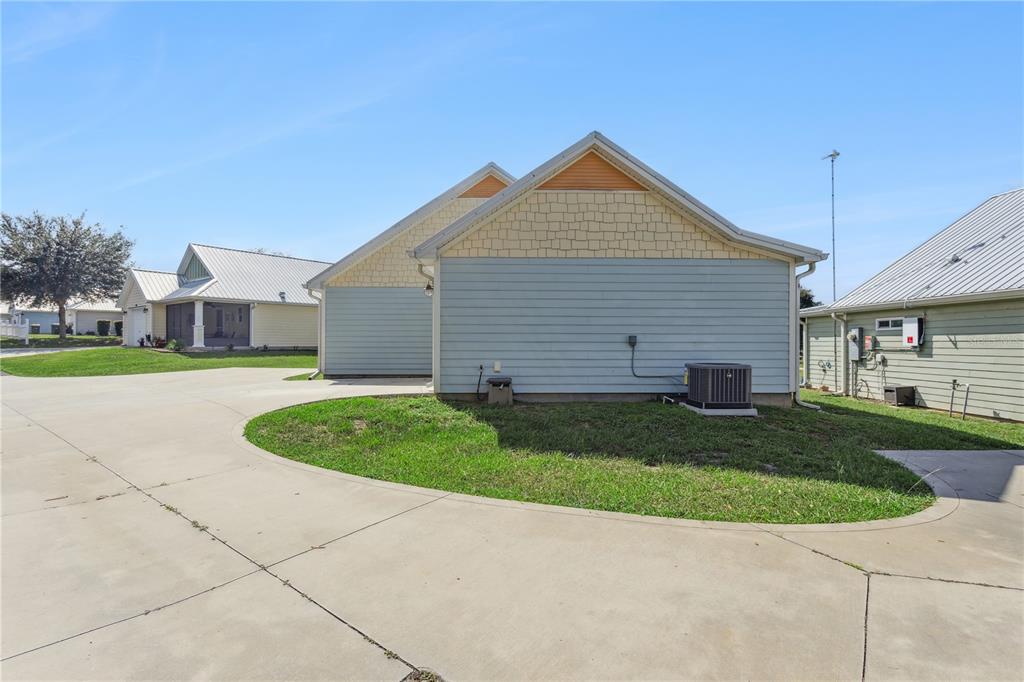 112 Turtle Run Umatilla, FL 32784 - Photo 23 of 32 a view of a yard in front view of a house