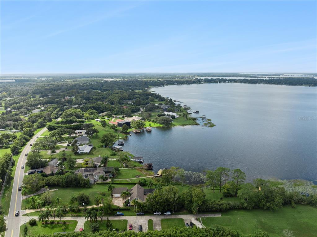 112 Turtle Run Umatilla, FL 32784 - Photo 31 of 32 an aerial view of a city and lake view