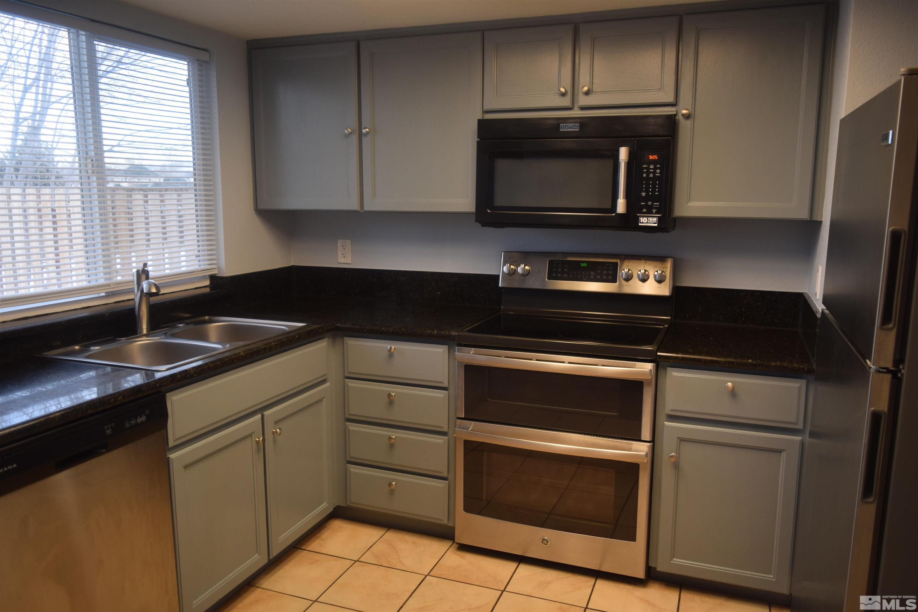 4465 Perro Lane Reno, NV 89502 - Photo 12 of 37 Photo 12