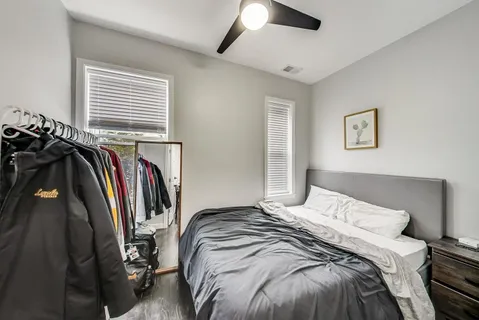 $2,000 | 2025 West Melrose Street, Unit 2F, Chicago, IL 60618