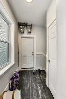 $2,000 | 2025 West Melrose Street, Unit 2F, Chicago, IL 60618