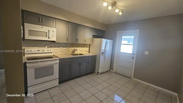 $1,850 | 5030 Southwest 26th Avenue, Unit 1, Dania Beach, FL 33312