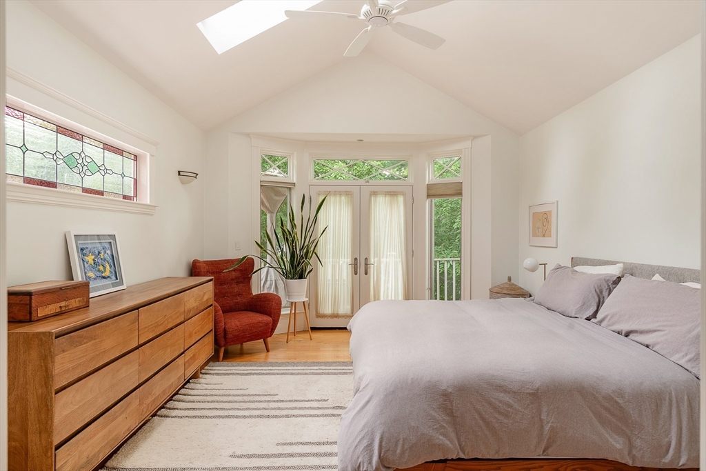 25 Bradford Road Newton, MA 02461 - Photo 11 of 22 Gallery Image 11
