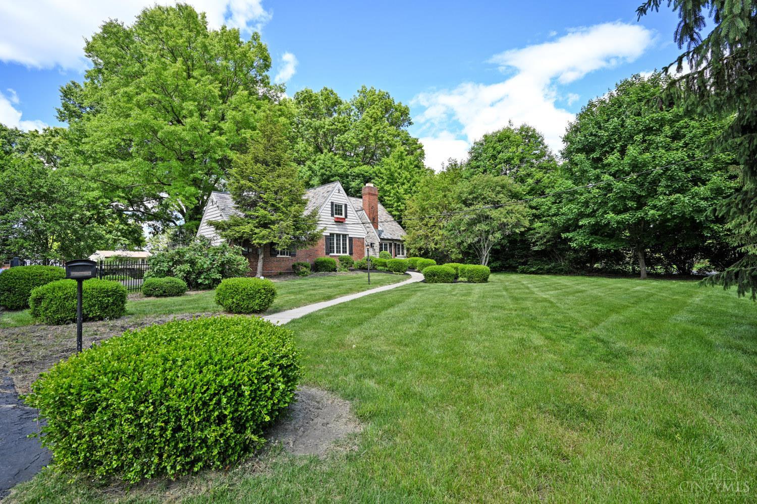 1020 West Galbraith Road Cincinnati, OH 45231 - Photo 3 of 67 Gallery Image 3