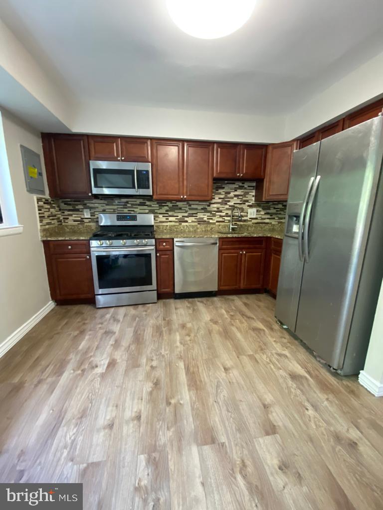 140 Chelsea Circle Clementon, NJ 08021 - Photo 2 of 11