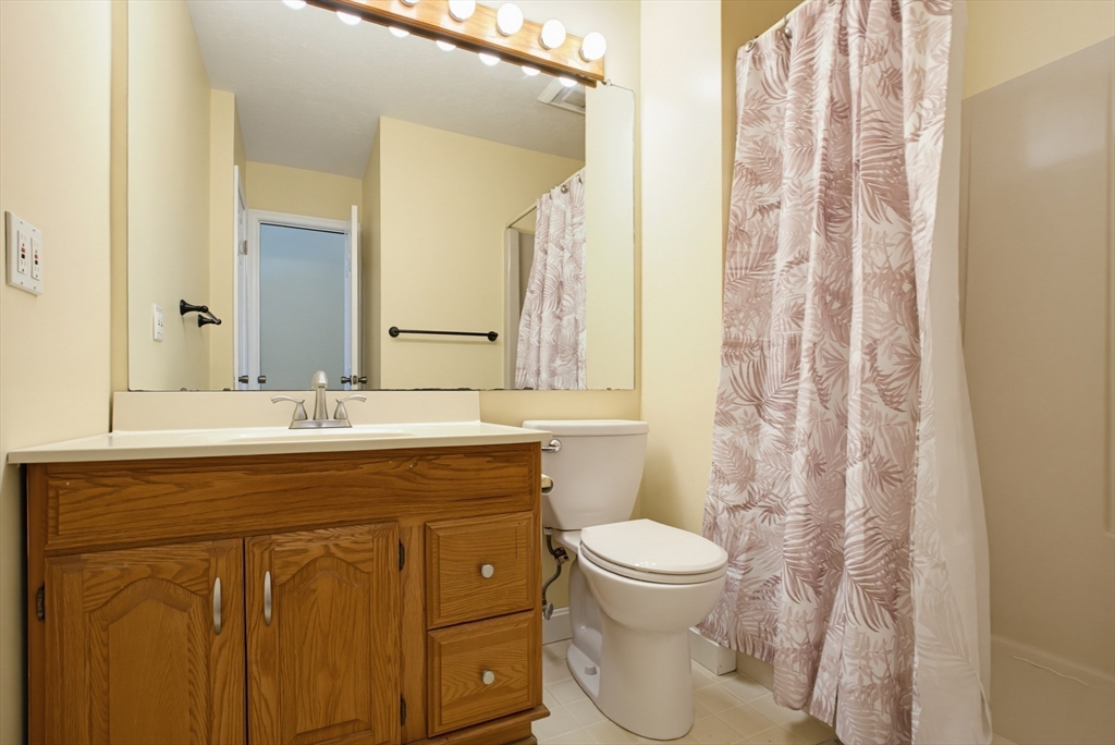 47 Old Village Road Sturbridge, MA 01566 - Photo 13 of 42