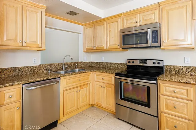 $599,000 | 25885 Trabuco Road, Unit 206, Lake Forest, CA 92630