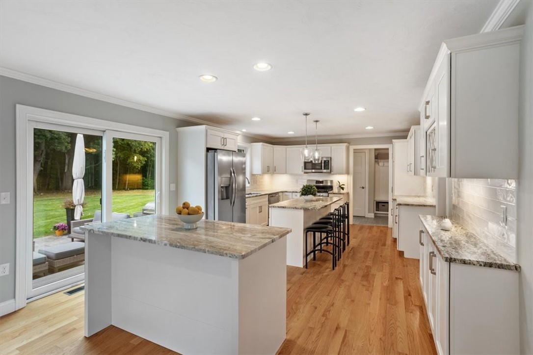 42 Lantern Road Lincoln, RI 02865 - Photo 10 of 50 Gallery Image 10