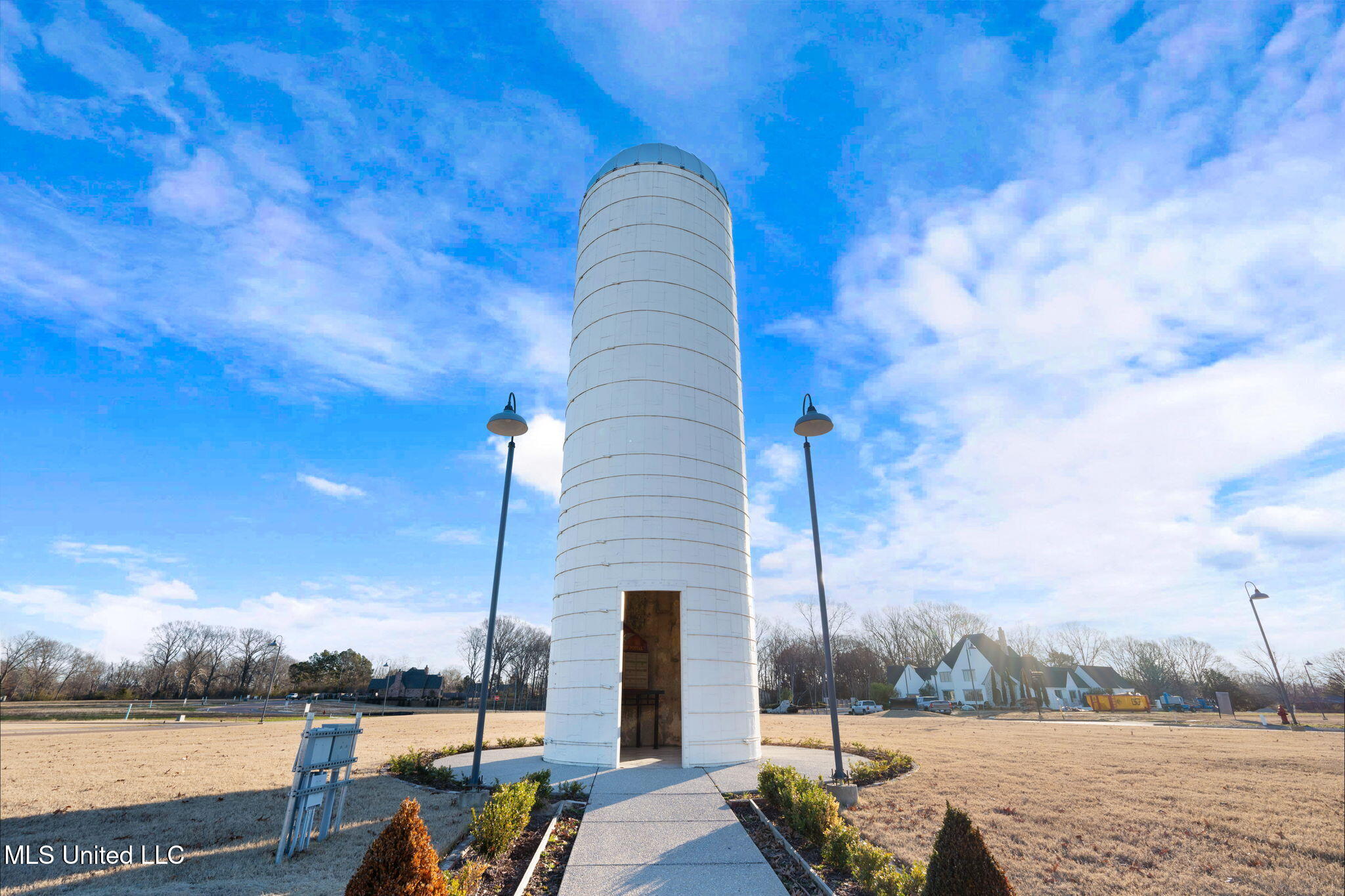 870 Red Cedar Loop Hernando, MS 38632 - Photo 5 of 10 Silo