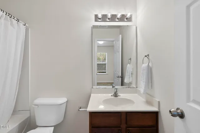 a view of utility room