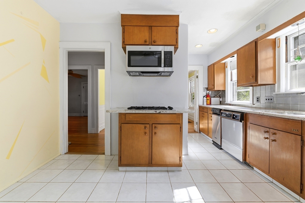 42-44 Choate Road Belmont, MA 02478 - Photo 11 of 40