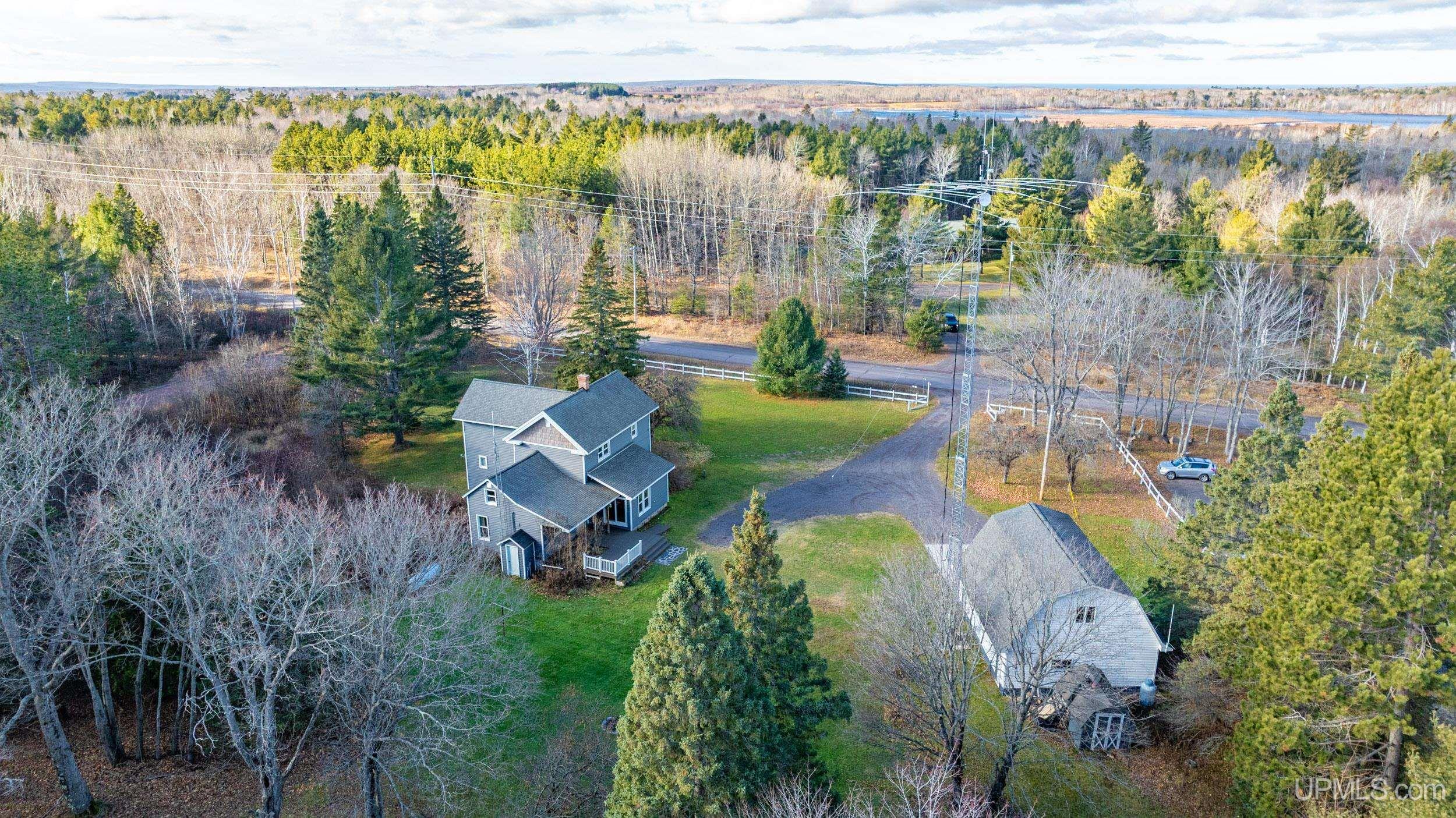 51950 Boston Road Hancock, MI 49930 - Photo 5 of 59