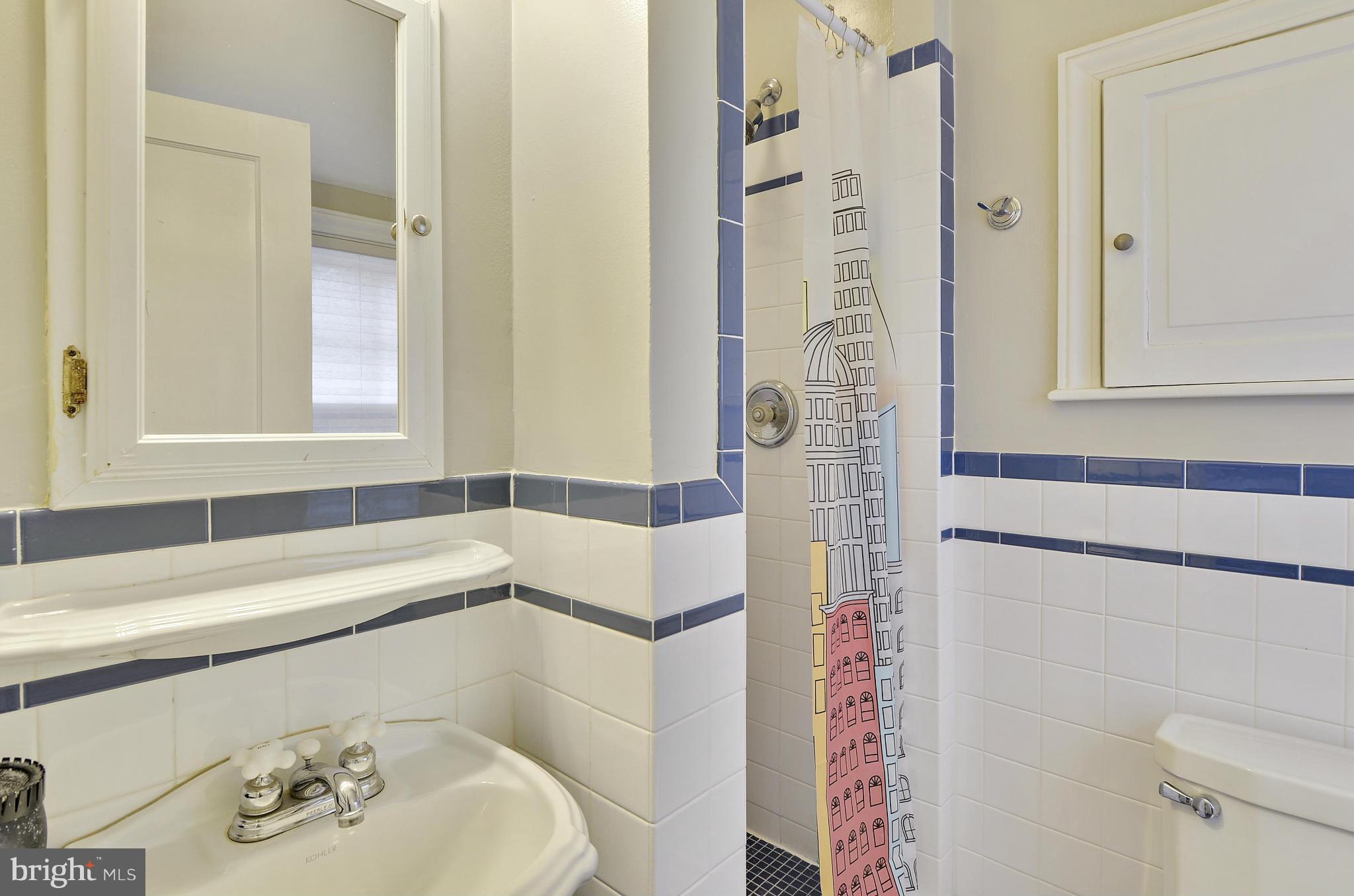5910 Harwick Road Bethesda, MD 20816 - Photo 21 of 30 Bath (Master)