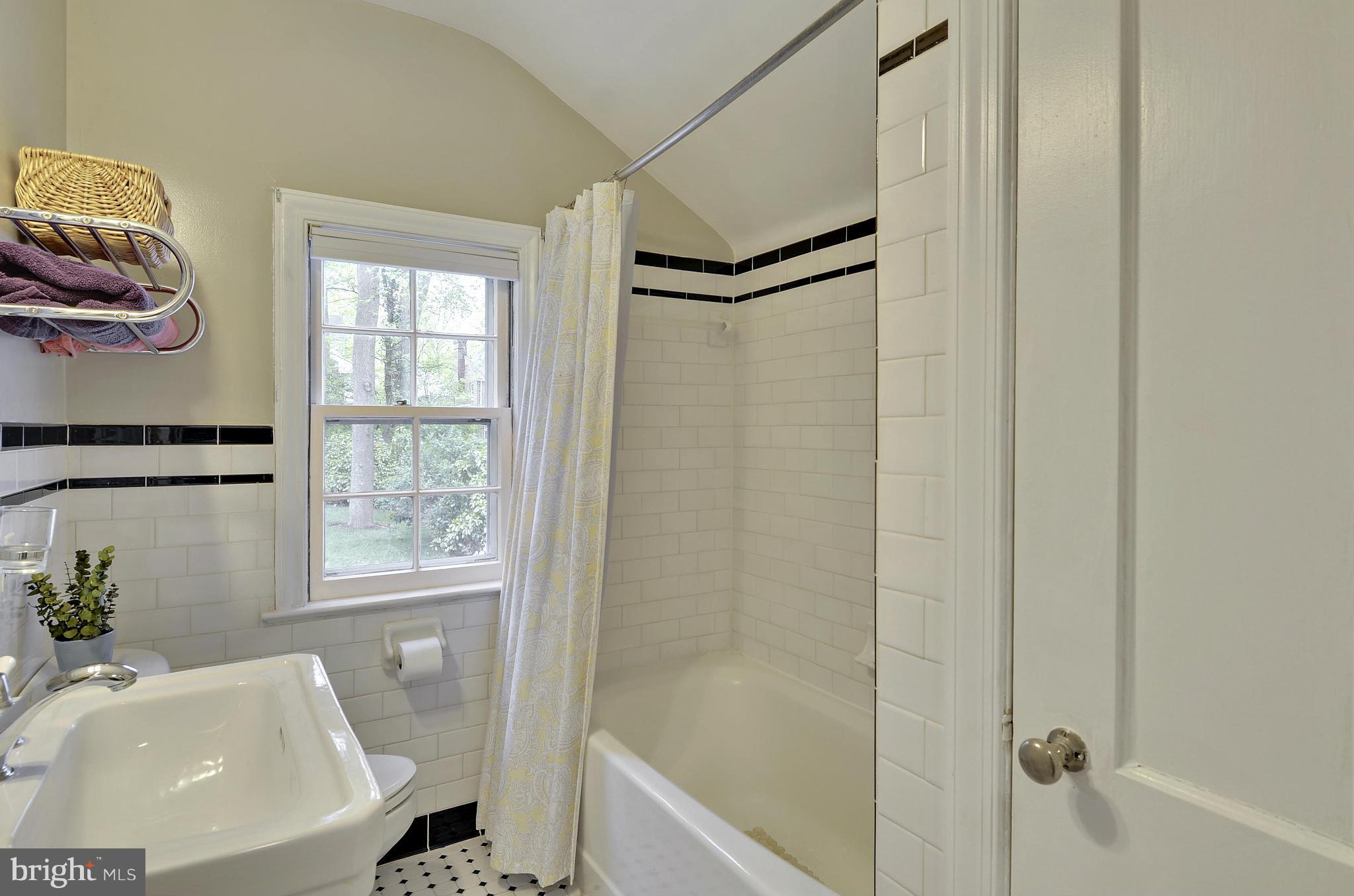 5910 Harwick Road Bethesda, MD 20816 - Photo 23 of 30 Bath
