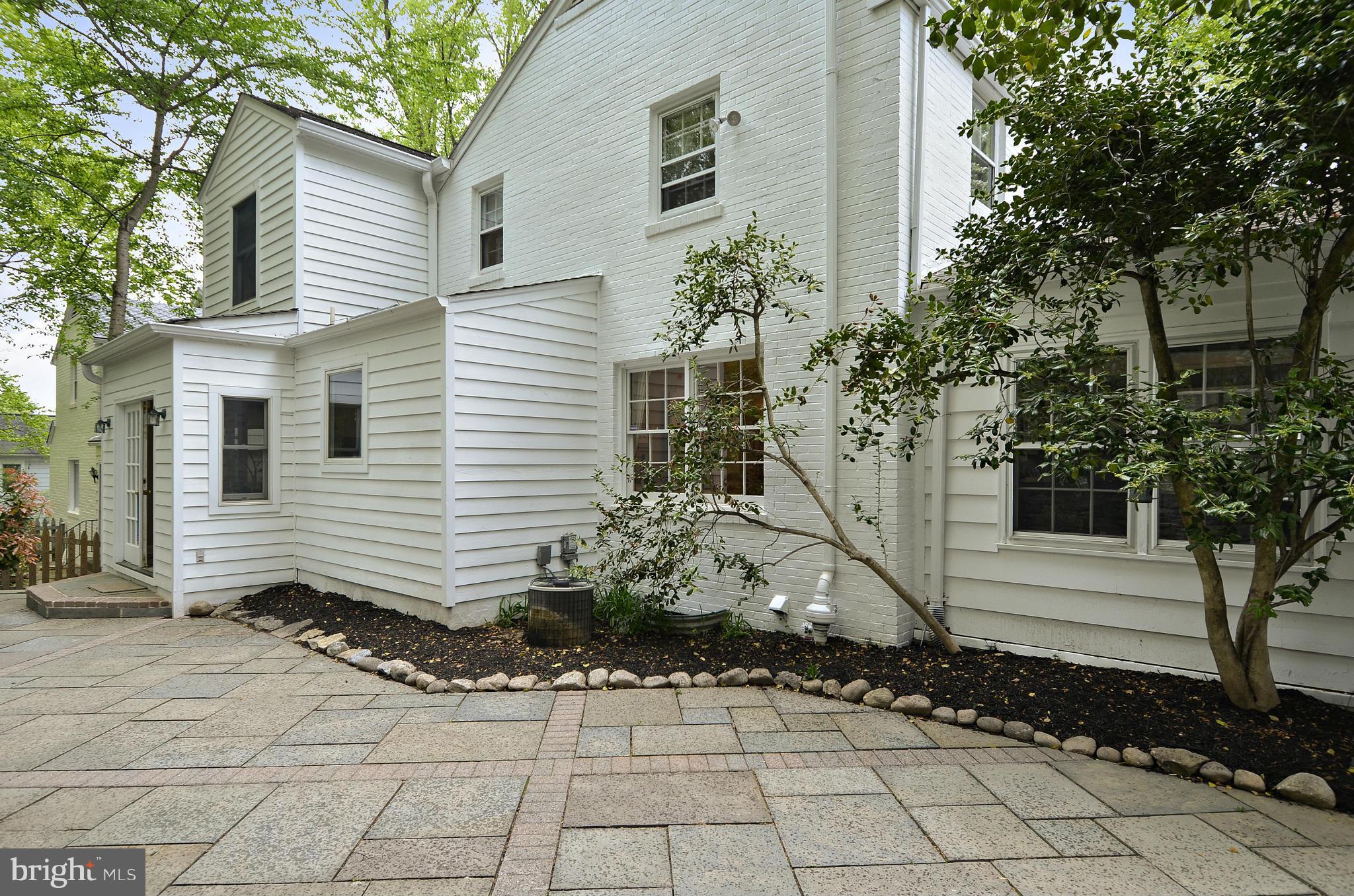 5910 Harwick Road Bethesda, MD 20816 - Photo 9 of 30 Exterior (Rear)