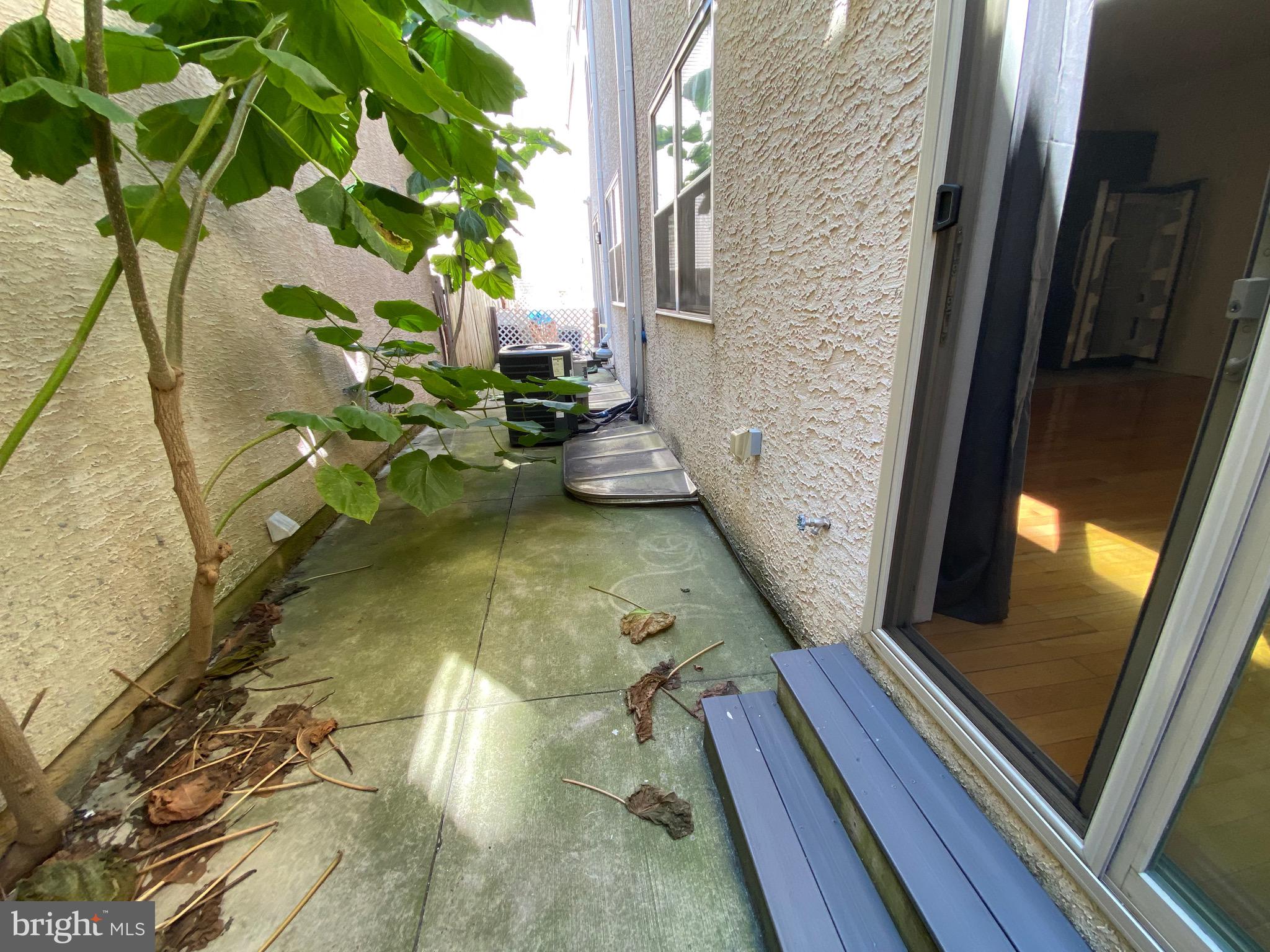 408 Wiota Street Philadelphia, PA 19104 - Photo 23 of 25 a view of entryway