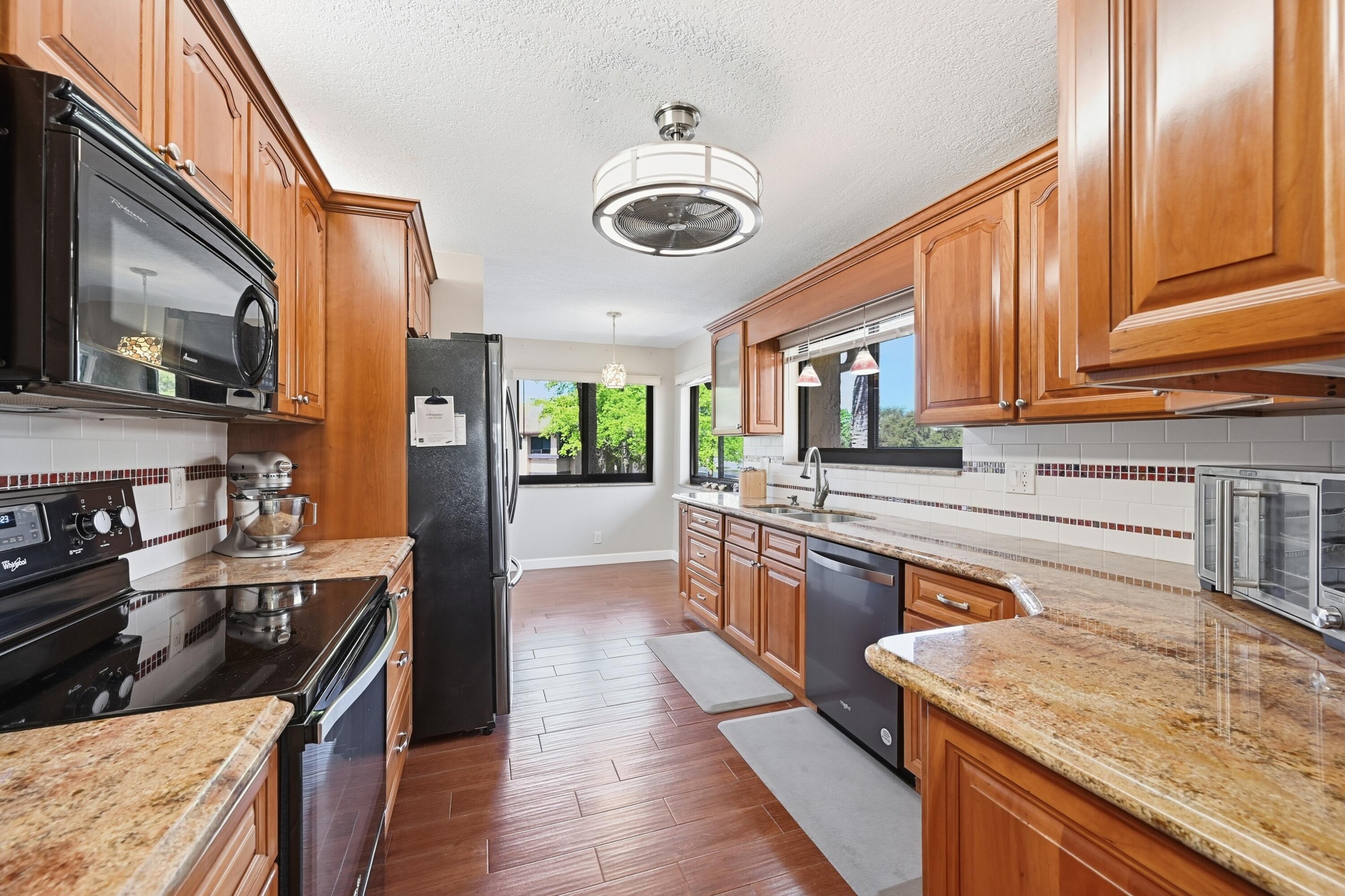 2110 Southwest 92nd Terrace, Unit 3003 Davie, FL 33324 - Photo 16 of 56 16_stl_6533