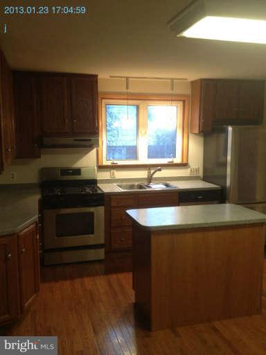 3625 East Joppa Road Nottingham, MD 21236 - Photo 6 of 10 Kitchen
