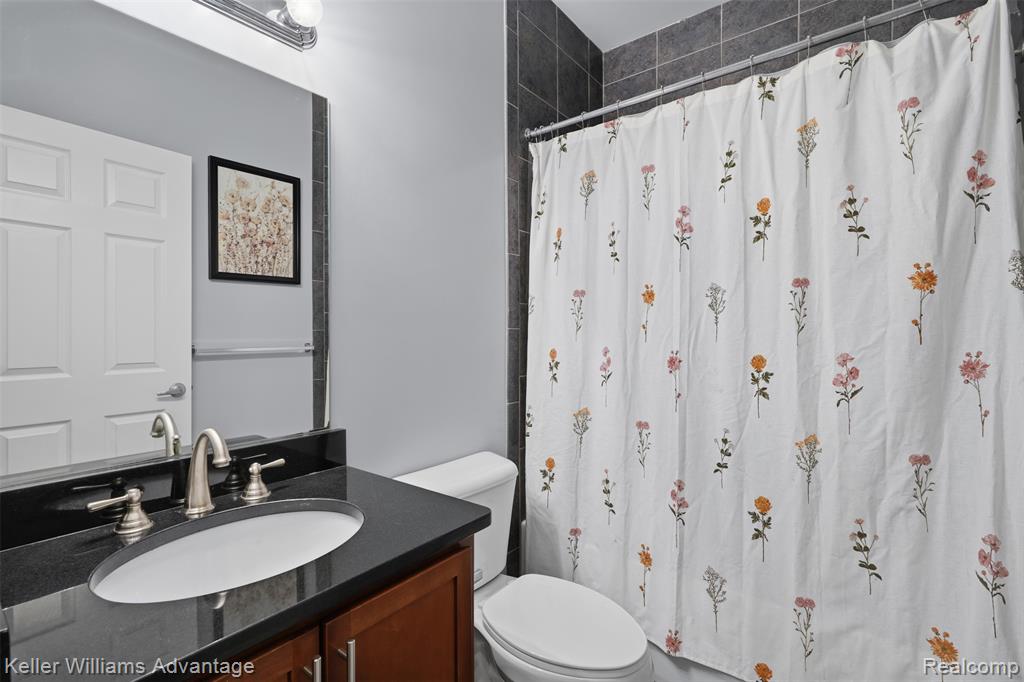 45658 South Stonewood Road Canton, MI 48187 - Photo 21 of 41