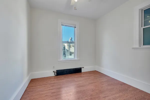 $2,950 | 25 Reservoir Avenue, Unit 2, Jersey City, NJ 07307