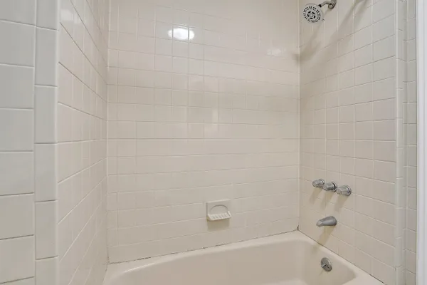 $2,950 | 25 Reservoir Avenue, Unit 2, Jersey City, NJ 07307