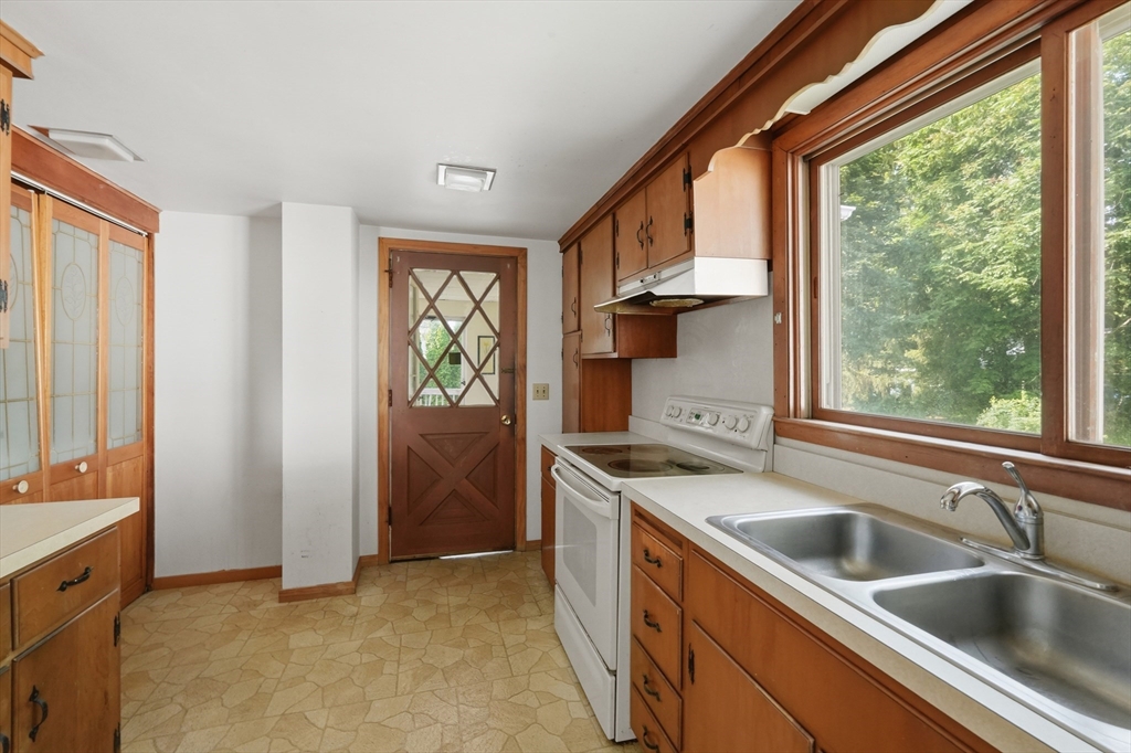 21 Job Cushing Road Shrewsbury, MA 01545 - Photo 12 of 40 Gallery Image 12