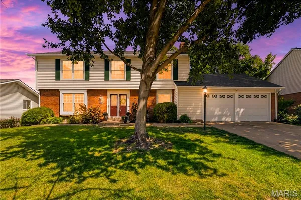 $415,000 | 11747 Summerhaven Drive, St. Louis, MO 63146