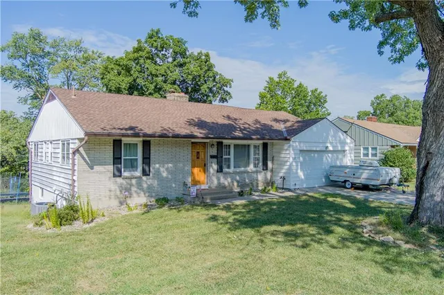 $315,000 | 10110 Forest Avenue, Kansas City, MO 64131