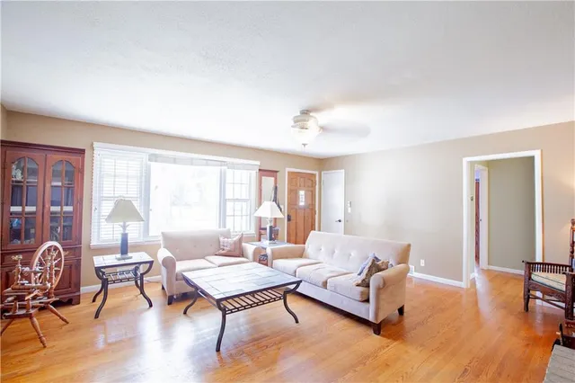 $315,000 | 10110 Forest Avenue, Kansas City, MO 64131