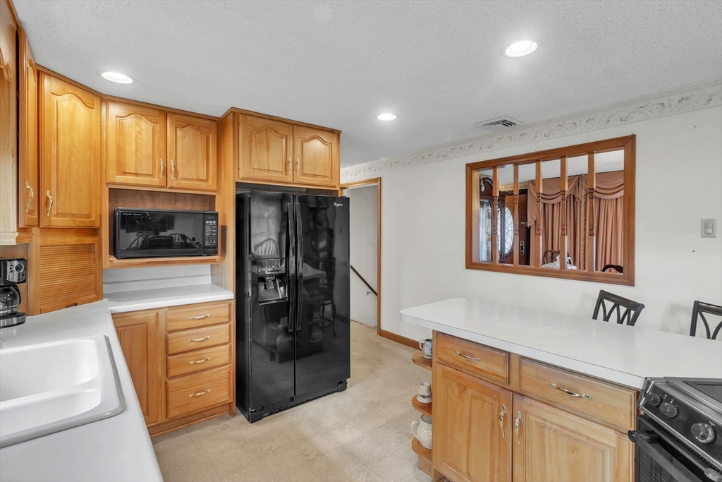85 Fox Farm Road Feeding Hills, MA 01030 - Photo 8 of 42 Gallery Image 8