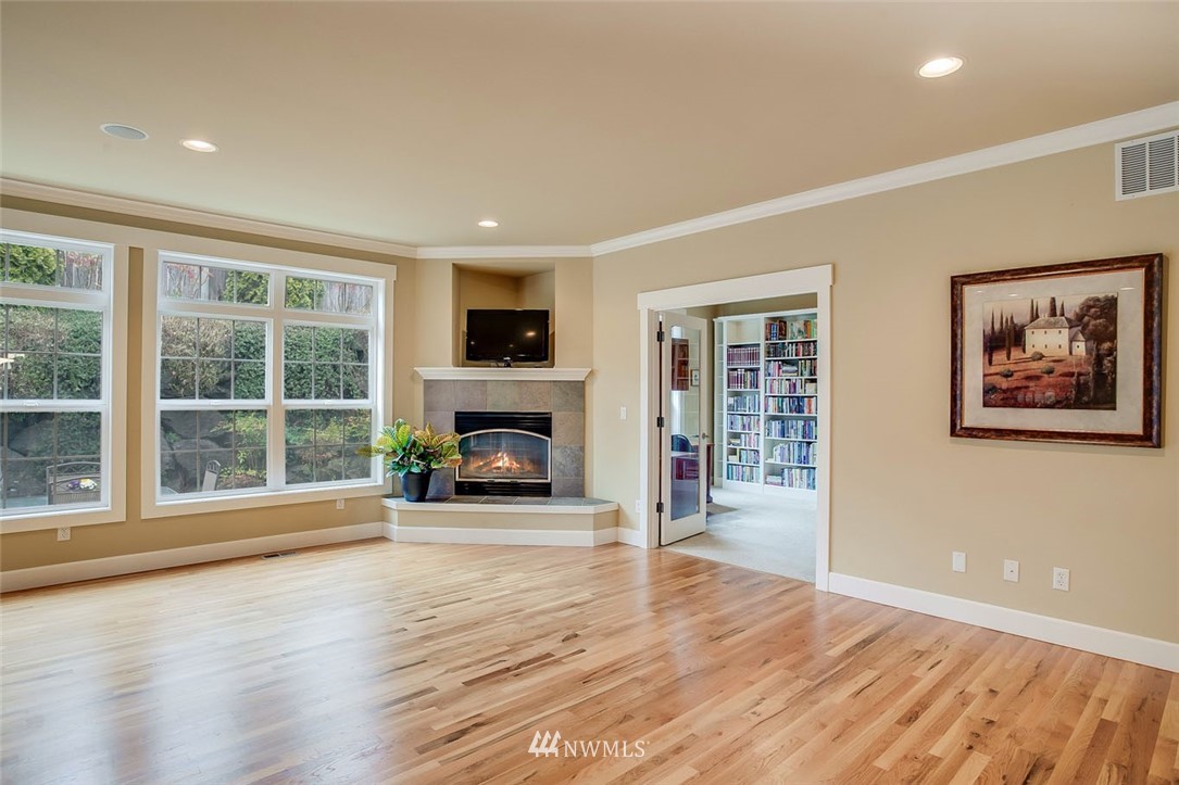1002 North 27th Place Renton, WA 98056 - Photo 11 of 25
