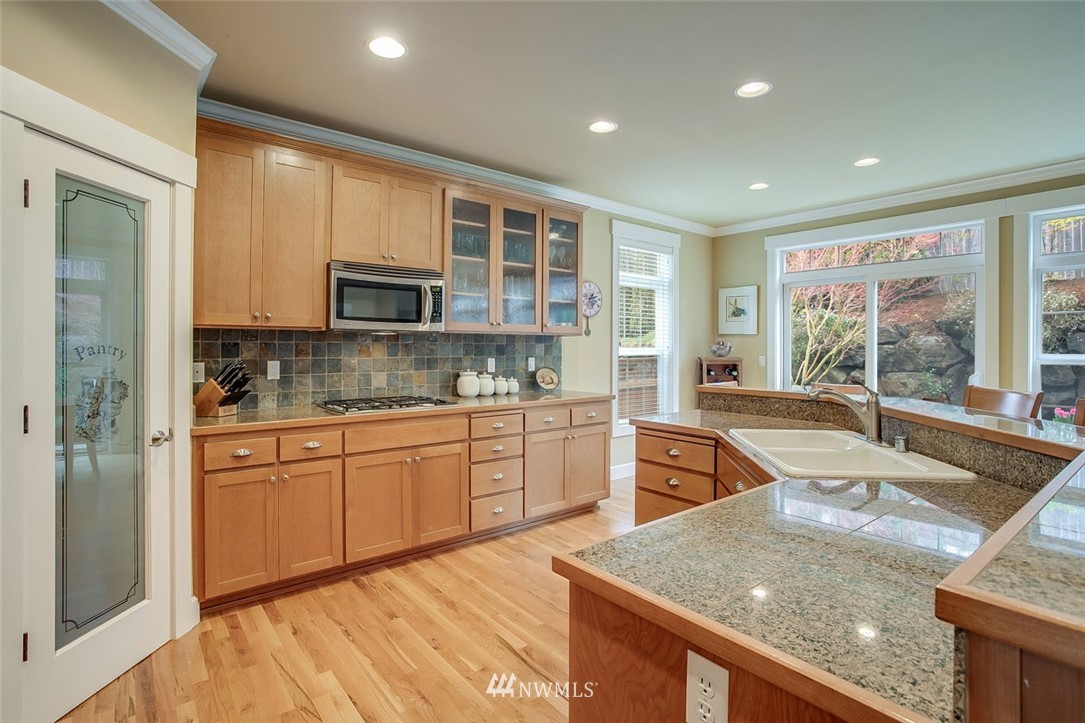 1002 North 27th Place Renton, WA 98056 - Photo 8 of 25