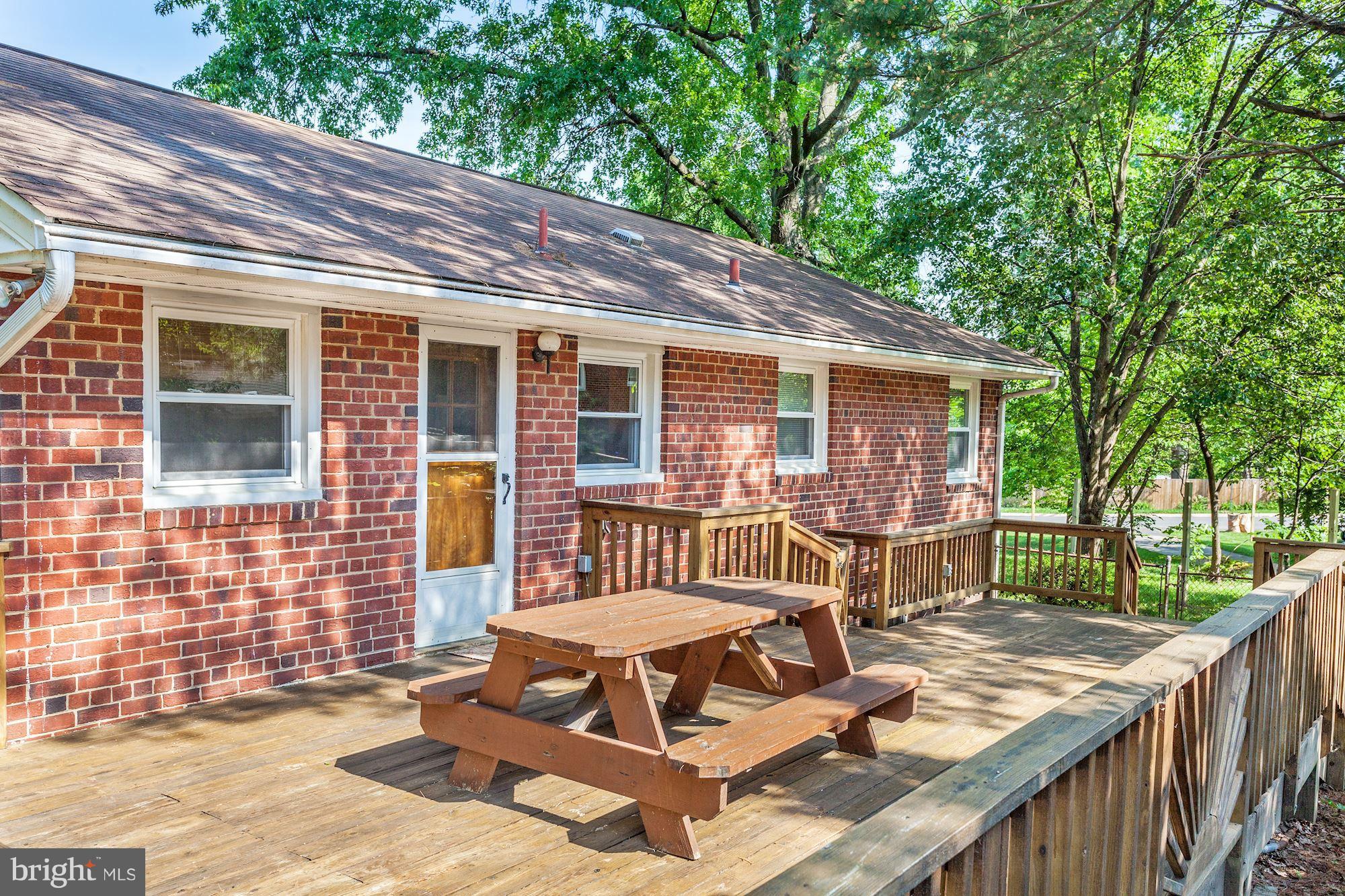 5701 Norton Road Alexandria, VA 22303 - Photo 29 of 30 Exterior (Rear)