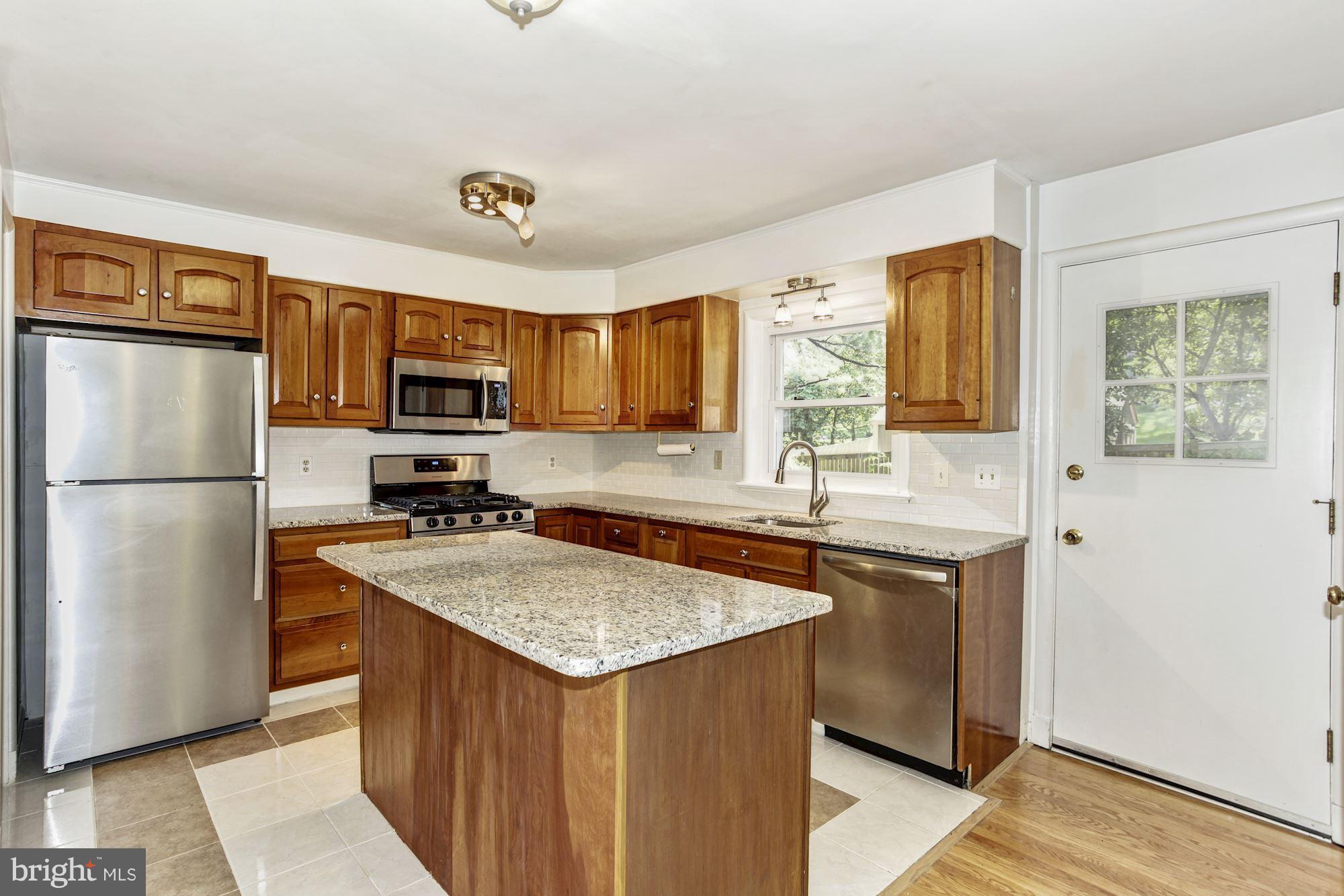 5701 Norton Road Alexandria, VA 22303 - Photo 7 of 30 Kitchen